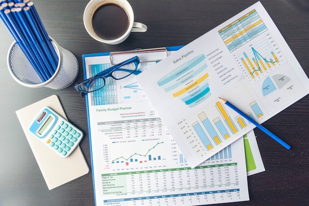 Excel stat spreadsheet business analytics gráfico estatístico com gráfico e tabela de dados financeiros