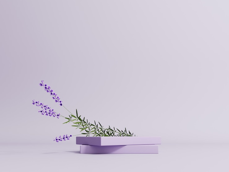 Exhibición del podio con flores de lavanda sobre fondo púrpura pastel Showcase 3d render