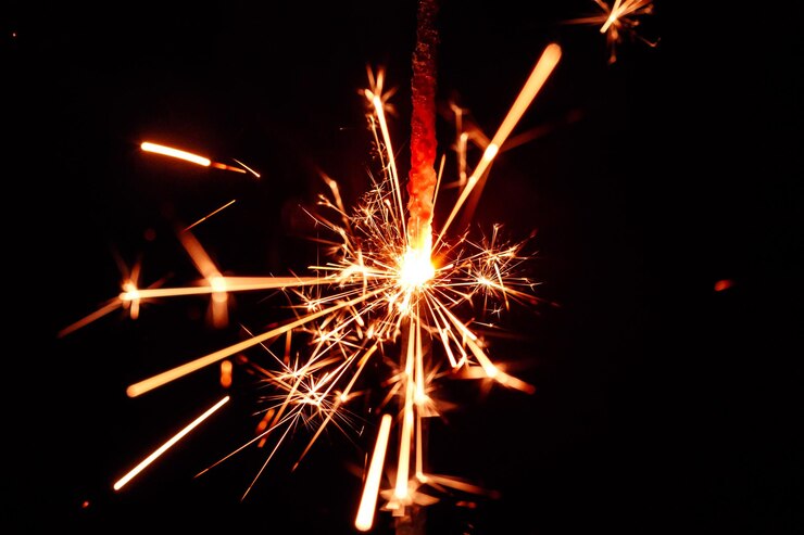 Foto exibição de fogos de artifício à noite