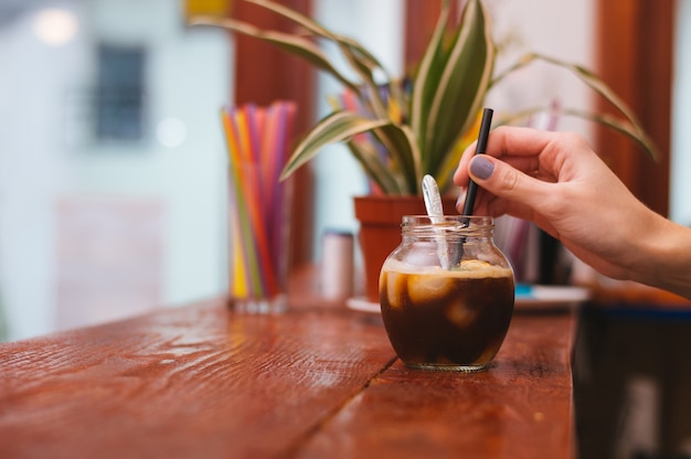 Exotisch gut aussehenden Kaffee machen