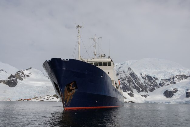 Expedición en el mar antártico