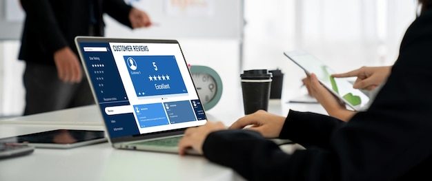 Experiencia del cliente y análisis de reseñas por parte de un moderno software informático