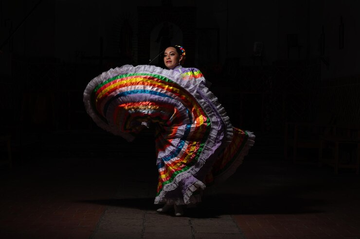 Experimente o fascínio da tradição folclórica do México nesta fotografia hipnotizante e discreta.