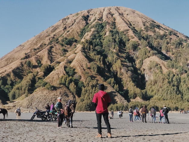 Explorar el fondo de la montaña Bromo