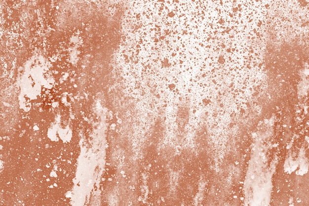 Foto explosão de pó de cor marrom em fundo branco