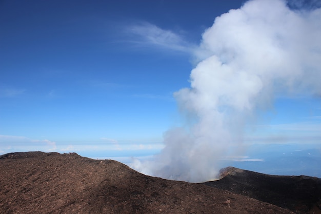 Explosion des Bergkraters