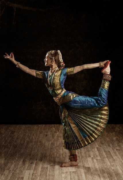 Foto expoente de dança indiana bharatanatyam