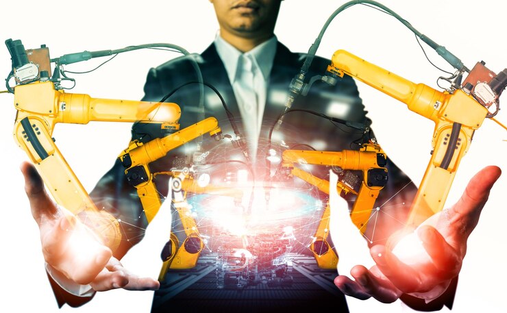 Foto exposición doble del brazo del robot de la industria mecanizada y del trabajador de la fábrica