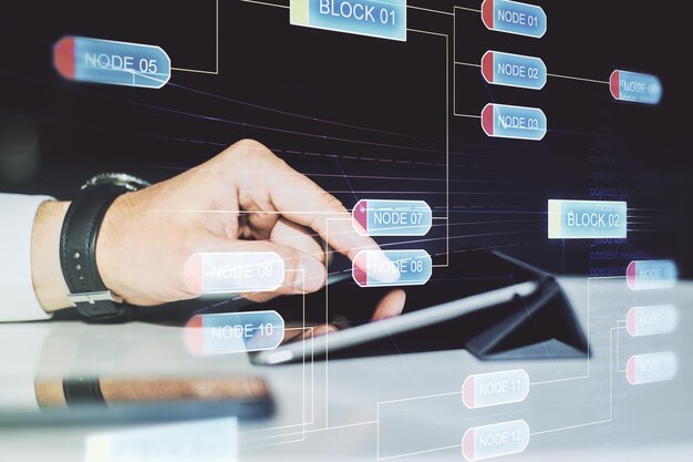 Exposición múltiple de bocetos de codificación creativos abstractos y presiones con los dedos en una tableta digital sobre el concepto de inteligencia artificial y redes neuronales de fondo