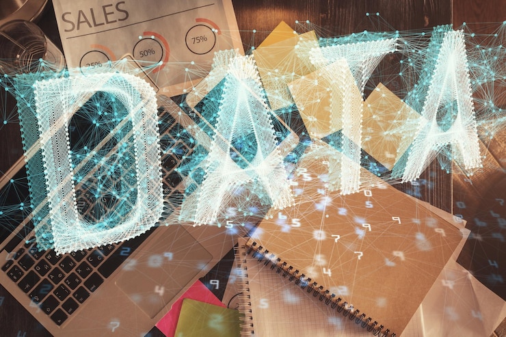 Foto exposición múltiple de datos tema dibujo holograma sobre vista superior fondo de escritorio de trabajo con computadora concepto de tecnología