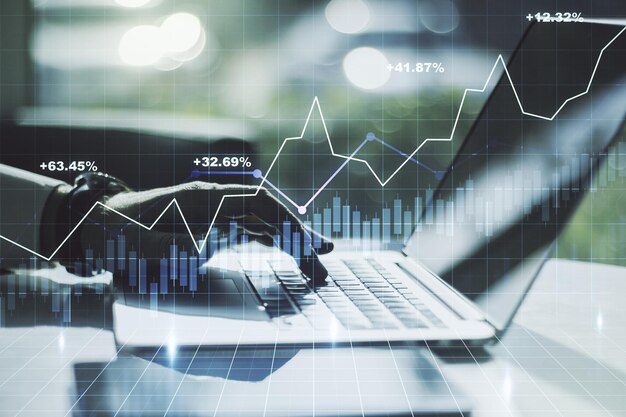Exposición múltiple del diagrama financiero abstracto con escritura manual en el teclado de la computadora sobre el concepto de banca y contabilidad de fondo