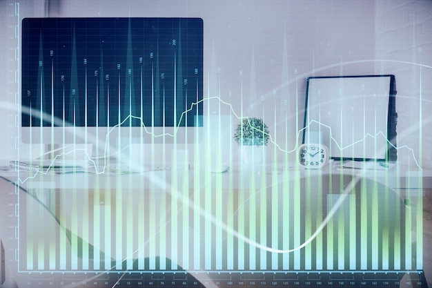 Exposición múltiple del dibujo de gráficos del mercado de valores y el fondo interior de la oficina Concepto de análisis financiero