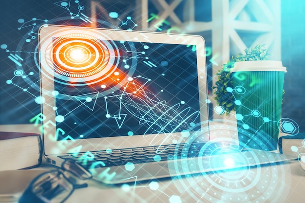 Exposición múltiple del escritorio con computadora personal y dibujo temático tecnológico Concepto de Bigdata