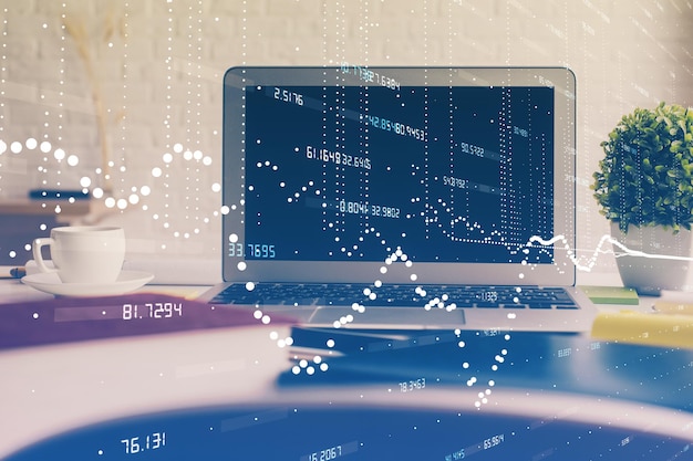 Exposición múltiple del escritorio con computadora personal y dibujo temático tecnológico Concepto de Bigdata