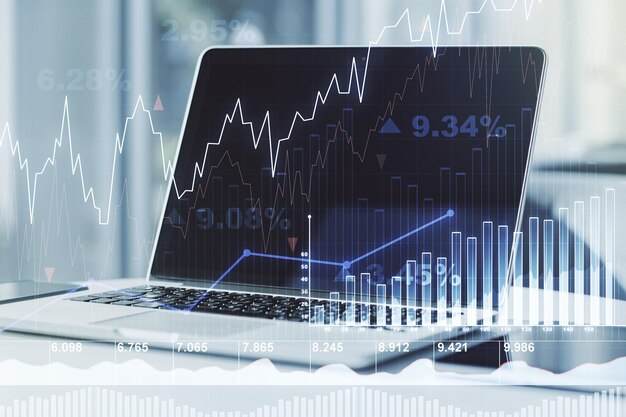 Exposición múltiple de gráficos financieros creativos abstractos sobre el concepto de investigación y análisis de antecedentes informáticos