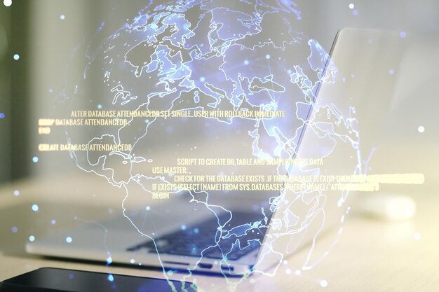 Exposición múltiple del holograma abstracto del lenguaje de programación con mapa mundial en el fondo de la computadora, inteligencia artificial y concepto de redes neuronales