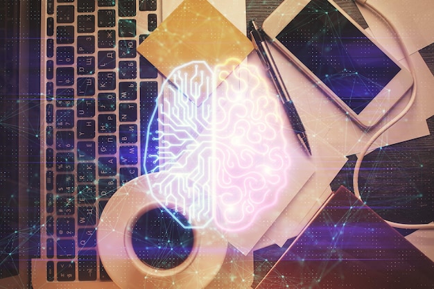 Foto exposición múltiple del holograma del boceto del cerebro sobre el fondo de la mesa de trabajo de la vista superior con la computadora concepto de big data