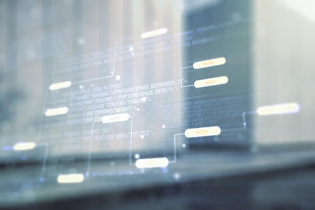 Exposición múltiple del holograma de desarrollo de software abstracto en el concepto de investigación y análisis de fondo exterior del centro de negocios moderno