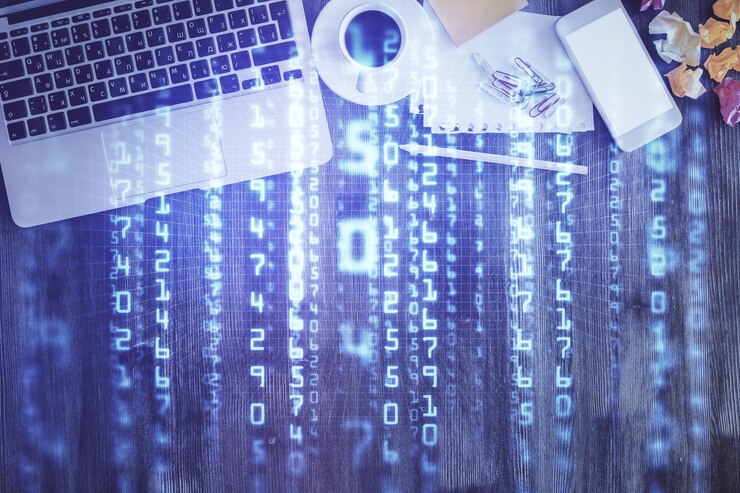 Foto exposición múltiple del holograma de dibujo del tema de datos sobre el fondo del escritorio de trabajo de vista superior con concepto de tecnología de computadora