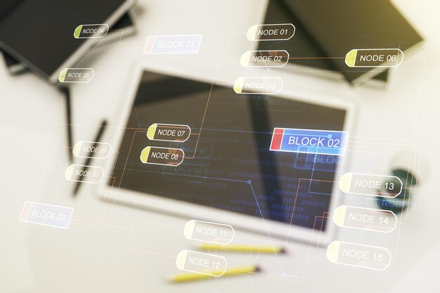 Foto exposición múltiple de holograma de lenguaje de programación abstracto y tableta digital moderna sobre inteligencia artificial de fondo y concepto de aprendizaje automático