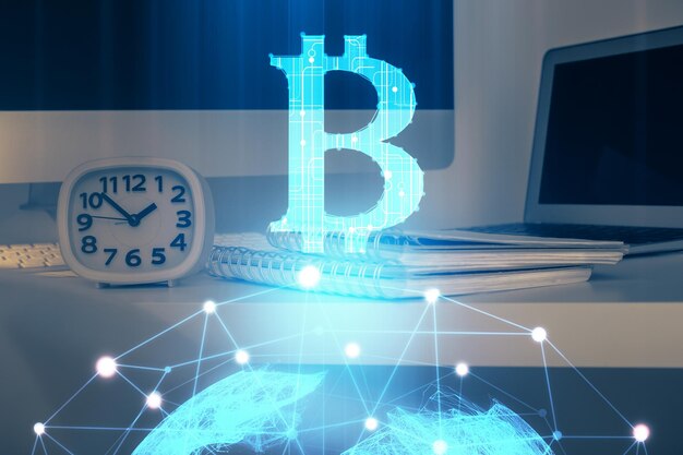 Exposición múltiple del holograma del tema blockchain y la tabla con fondo de computadora Concepto de la criptomoneda bitcoin