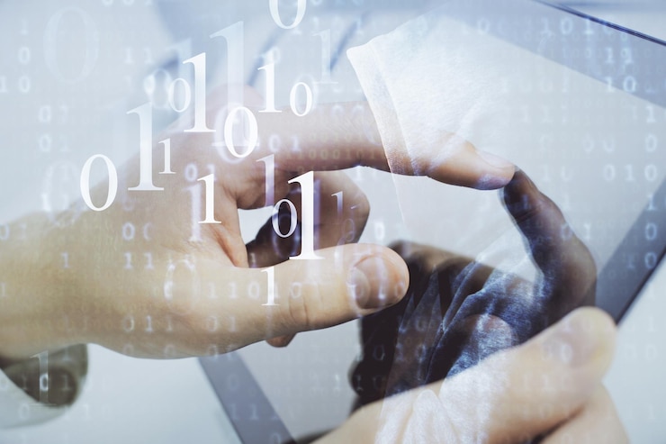 Foto exposición múltiple de la mano del hombre sosteniendo y usando un dispositivo digital y dibujo temático de datos concepto de innovación