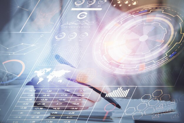 Exposición múltiple de manos escritas en el fondo con holograma de solución de datos Concepto tecnológico