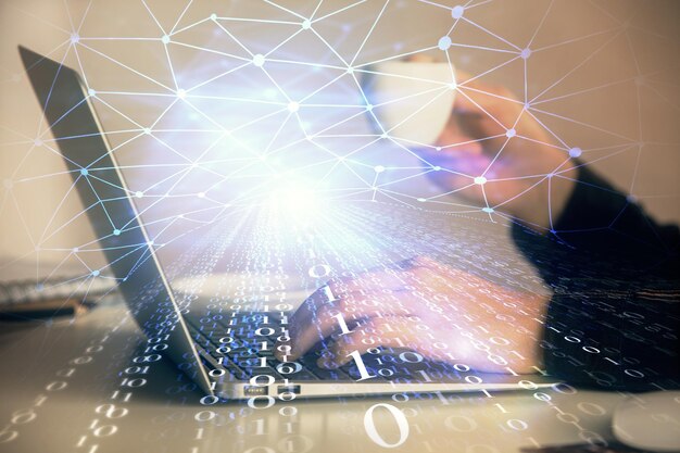 Exposición múltiple de manos de mujer trabajando en computadora y concepto de tecnología de dibujo de holograma de tema de datos
