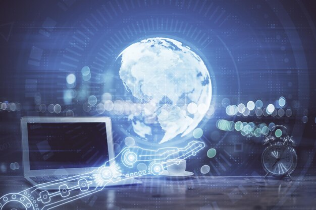 Exposición múltiple de la tabla con holograma de computadora y mapa del mundo Concepto de red internacional de datos