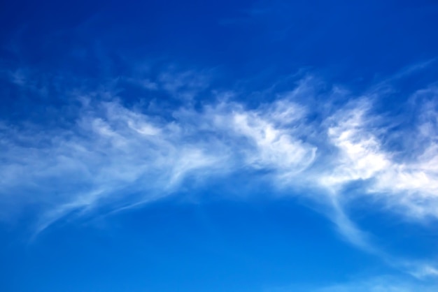 El expresivo contraste de las nubes en el cielo