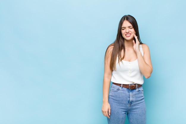 expressiva jovem bonita