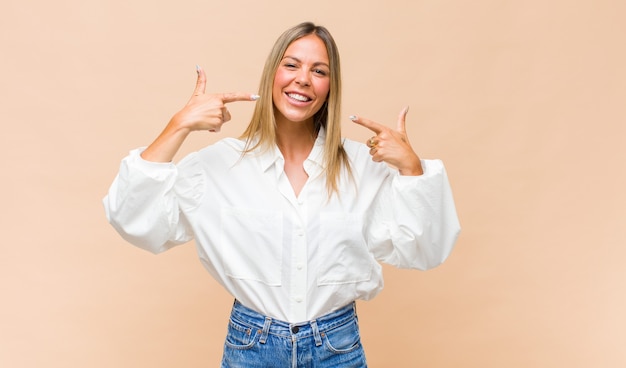 expressiva jovem bonita