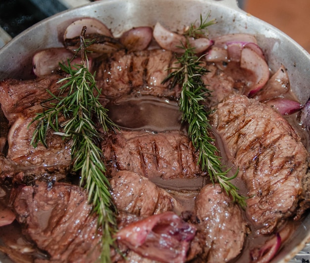 Exquisites Grillfleisch zum Genießen und Essen