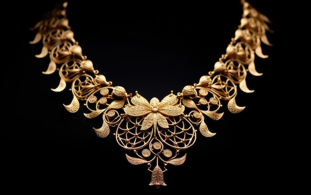 Exquisito Collar de Oro con Filigrana