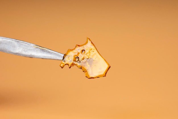 Extração de butano de cannabis golden shatter com alto teor de thc