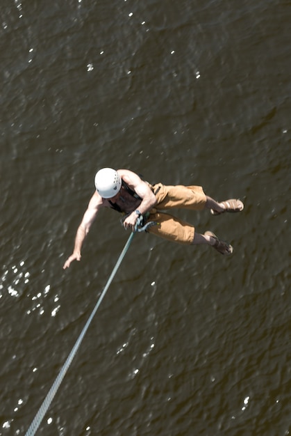 Extreme sports ropejumping