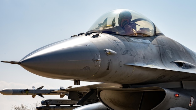 Foto f-16 falcão de combate