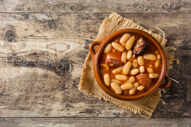 Foto fabada asturiana española típica