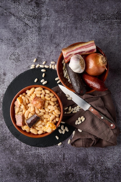 La fabada asturiana tradicional y sus ingredientes
