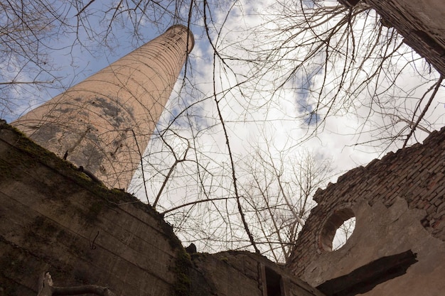 Foto fábrica de cimento em ruínas