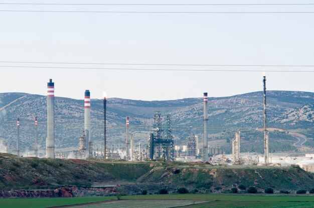 Fábrica de gasolina paisagem quase noite