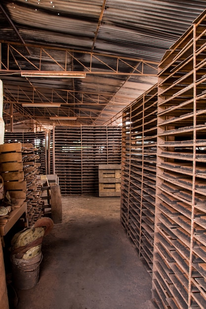 Foto fábrica de produção de tijolos de barro tradicional