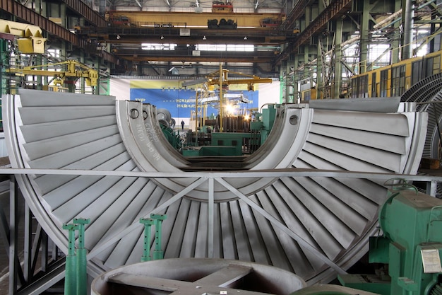 Fabricación de turbinas hidráulicas La gran máquina de producción de turbinas Grandes partes de la planta