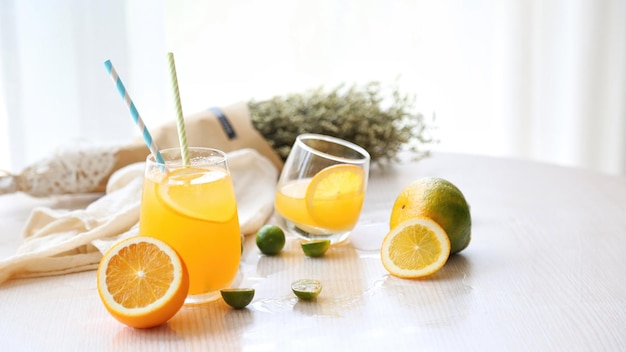 Faça e prepare limonada refrescante em casa A limonada caseira mais fácil