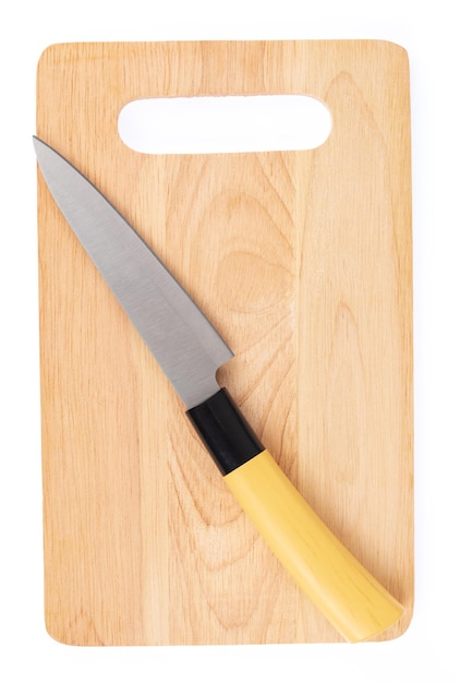 Foto faca e tábua de cortar isoladas no fundo branco