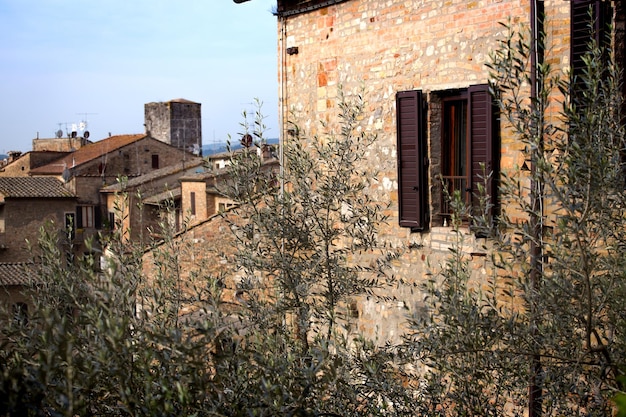 La fachada de una antigua casa italiana