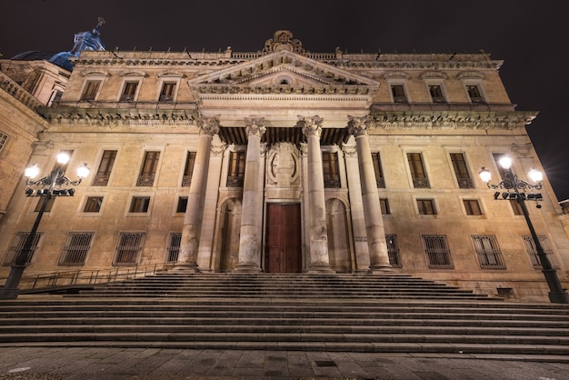 Fachada del antiguo edificio de la Facultad de Filología de la Universidad pública de Salamanca, Salama