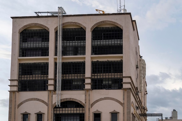 Fachada del antiguo edificio industrial para la producción de tequila tonalá méxico