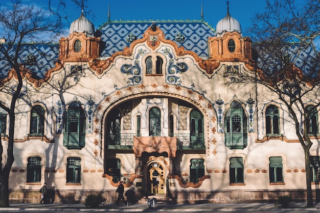 Fachada Art Nouveau Raichle Palace em Subotica