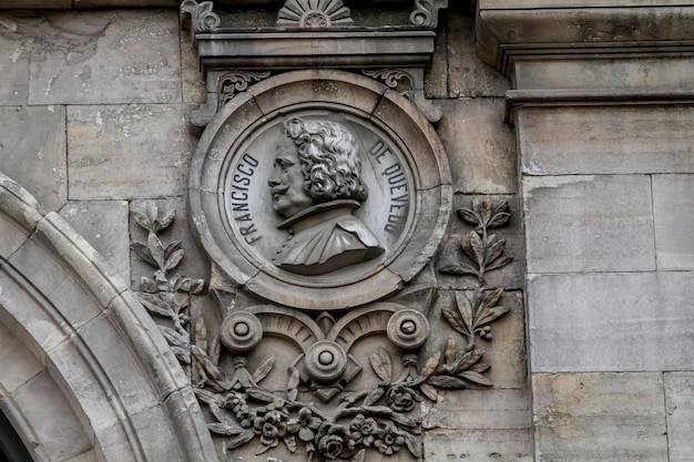 Fachada de la Biblioteca Nacional en Madrid, España